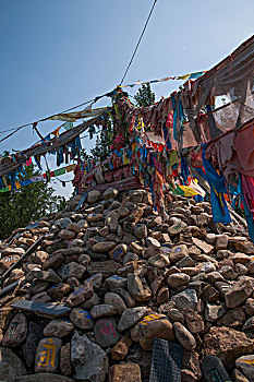 查干湖畔著名藏传佛教古刹之一----妙因寺敖包玛尼堆