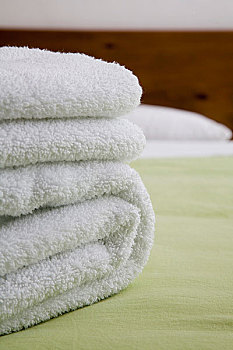一堆,毛巾,边缘,床,客房