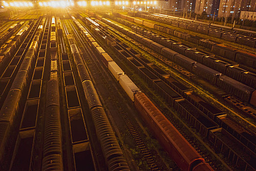 航拍河南郑州北站铁路编组站编组场货物列车夜景