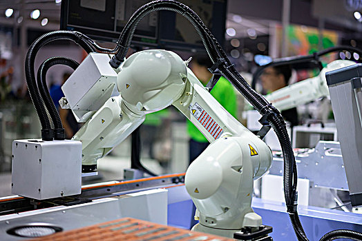 工业机器人生产线