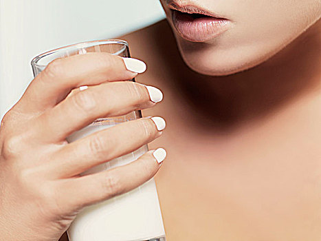 女人,拿着,牛奶杯,特写,嘴唇,手