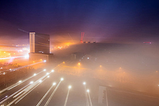 城市夜景平流雾