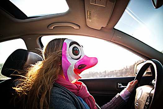 女人,驾驶,汽车,穿,小丑,面具