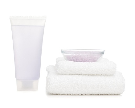 浴盐,肥皂,毛巾,白色背景