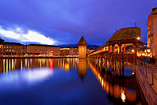 小教堂,桥,水塔,河,黄昏,历史,城镇中心,瑞士,欧洲