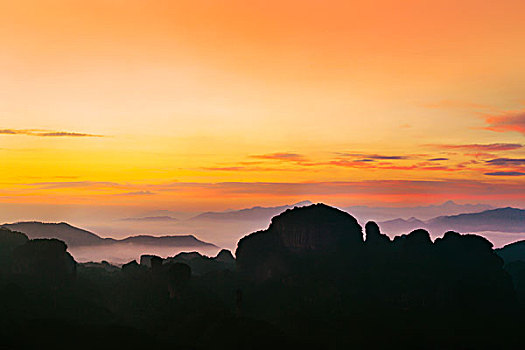 高山日出自然风光