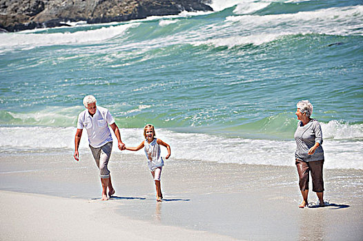 老年,夫妻,享受,海滩,孙女