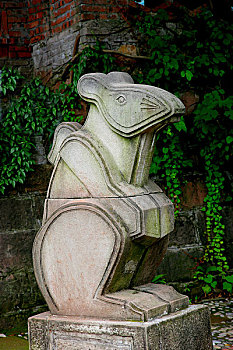 重庆市开县盛山公园中十二生肖雕刻中的鼠属象