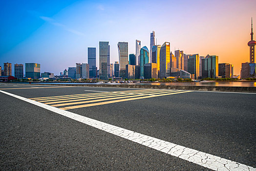 上海外滩建筑和道路交通