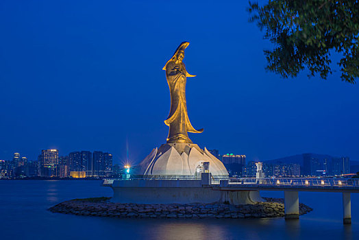 澳门观音像夜景