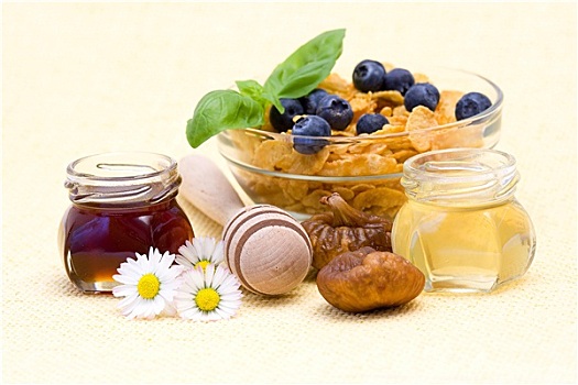 玉米片,蓝莓,蜂蜜,无花果