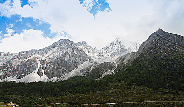 四川稻城县亚丁风景