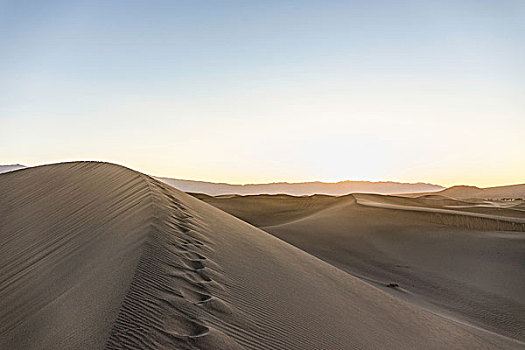 脚印,马斯奎特沙丘,死亡谷国家公园,加利福尼亚,美国