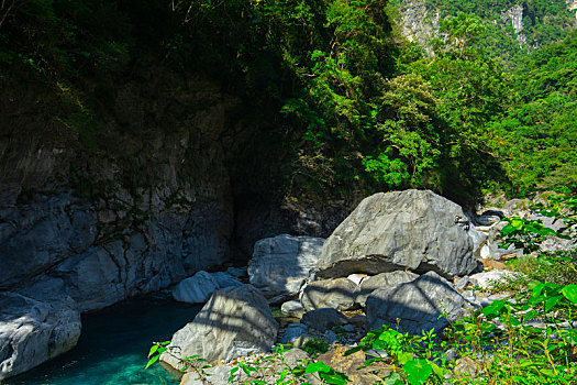 台湾花莲太鲁阁风景区,砂卡礑溪的山谷溪流