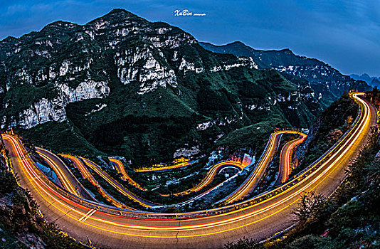 红井路夜景图片