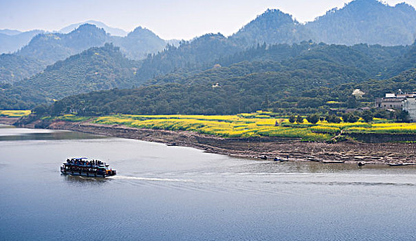 安徽歙县百里山水画廊春天风景