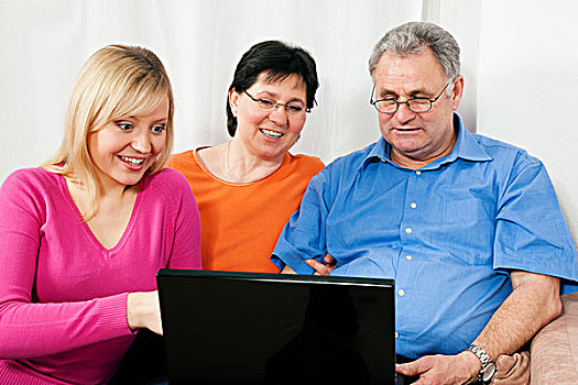家庭,成年,上网,笔记本电脑
