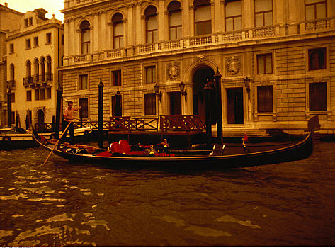 小船,靠近,建筑,威尼斯,意大利