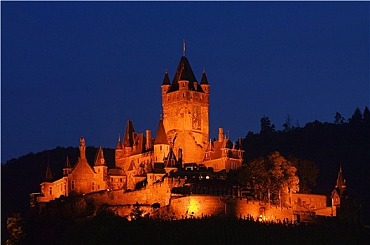 科赫姆,夜晚,城堡