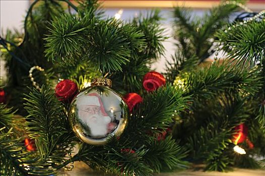 合成效果,圣诞老人,小孩,反射,装饰,悬挂,圣诞树