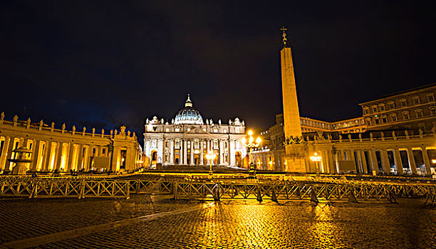 广场,圣彼得大教堂,方尖塔,夜晚,梵蒂冈城,罗马,拉齐奥,意大利,欧洲