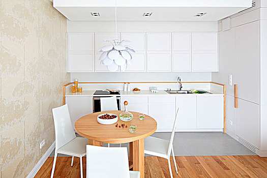 圆,木桌子,白色,椅子,正面,厨房操作台,白墙