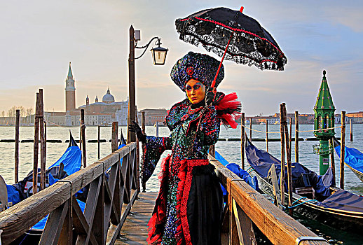 女性,掩饰,威尼斯人,面具,人行道,泻湖,后面,岛屿,圣乔治奥,狂欢,威尼斯,意大利,欧洲