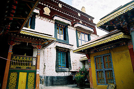 青藏铁路沿线之寺庙文化寺庙