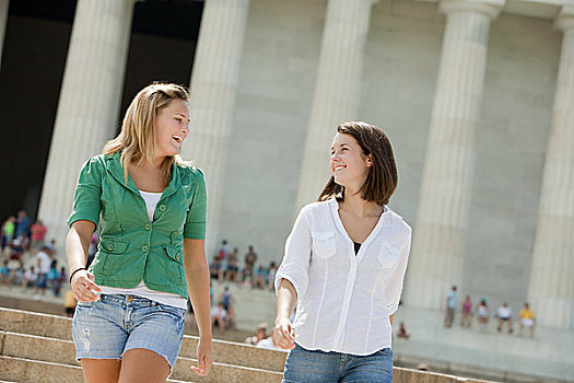 两个女孩,林肯纪念馆