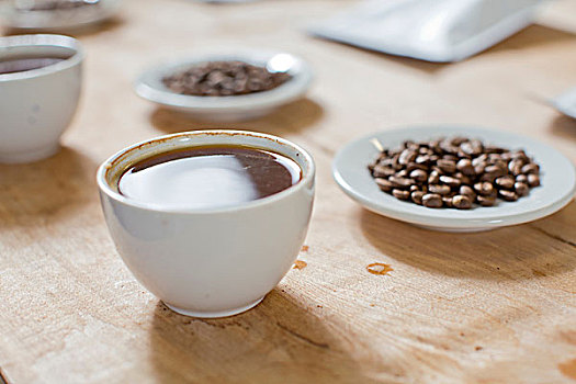 咖啡杯,碟,咖啡豆