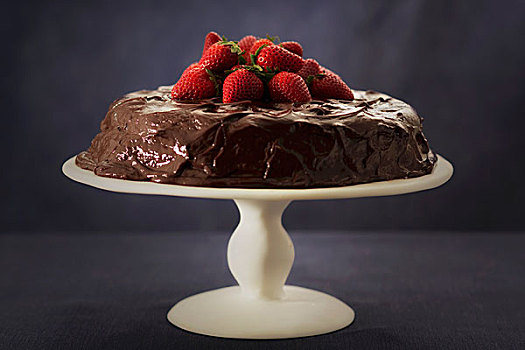 巧克力蛋糕,新鲜,草莓,上面