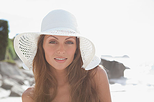 女人,穿,太阳帽,海滩