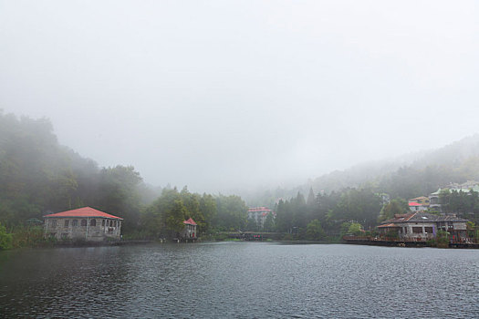 庐山如琴湖畔