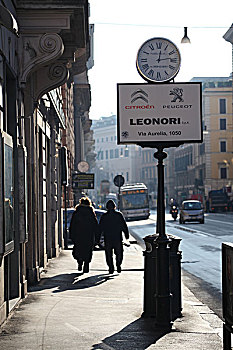 罗马街道的时钟