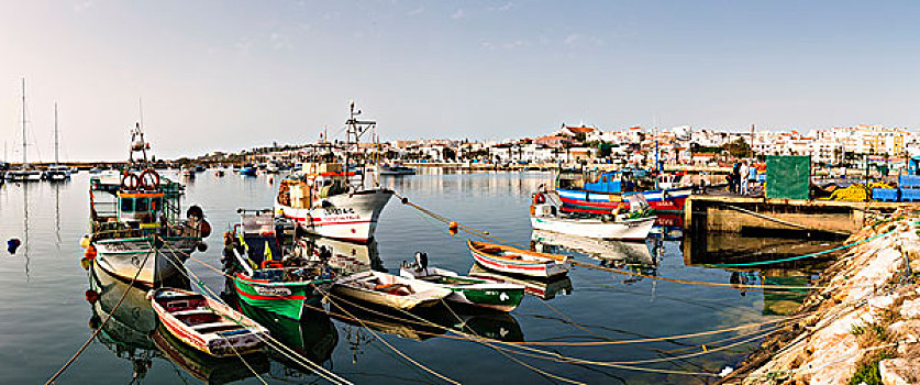 渔船,港口,正面,乡村,教堂,拉各斯,阿尔加维,葡萄牙