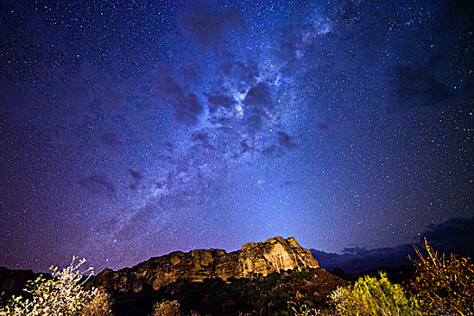 madagascar马达加斯加夜空星夜山景