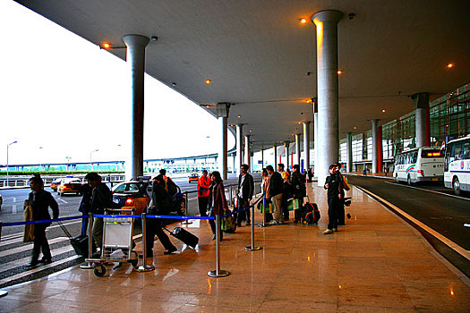 北京首都国际机场3号航站楼到达大厅外出租汽车站