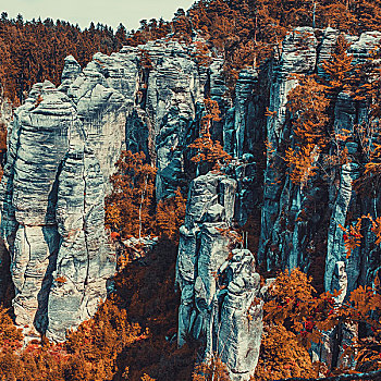 石头,捷克,秋季
