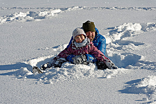 父亲,女儿,坐,大雪,坏,上巴伐利亚,巴伐利亚,德国,欧洲