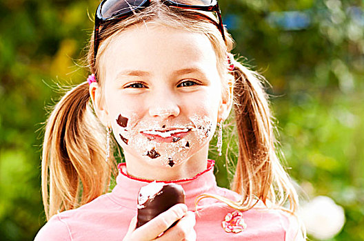 女孩,吃,巧克力软糖