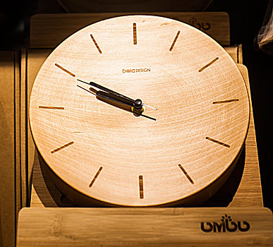 创意木制时钟
