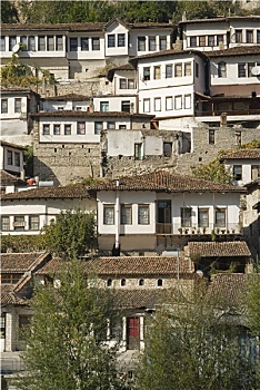 培拉特,阿尔巴尼亚