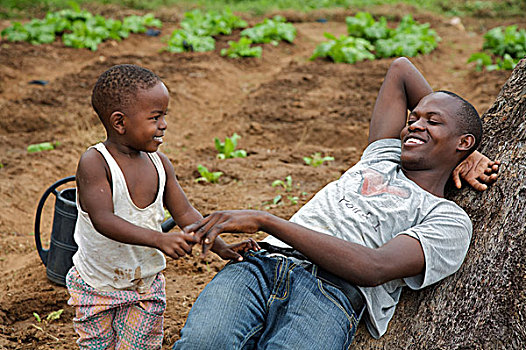 一个,男人,孩子,坐,菜园,乡村,市中心,桑给巴尔岛,坦桑尼亚,十二月,2008年