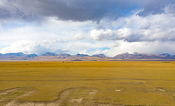 新疆巴音布鲁克草原秋季风光