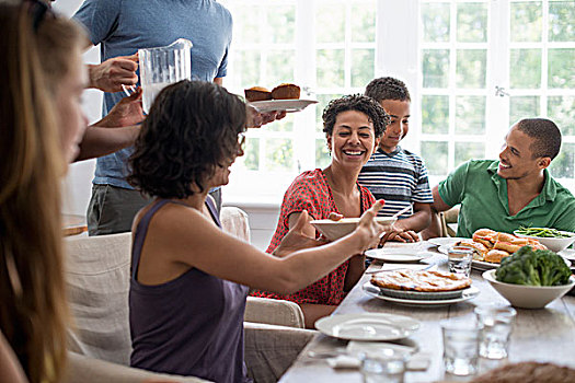 家庭,聚会,男人,餐桌,分享,食物