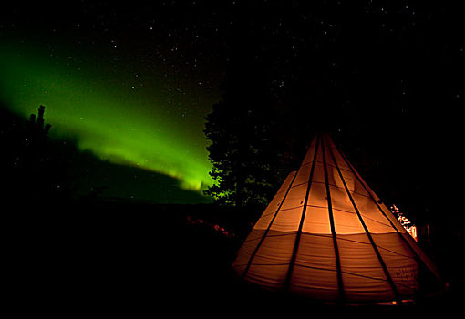 光亮,圆锥形帐篷,绿色,北极光,极光,靠近,育空地区,加拿大