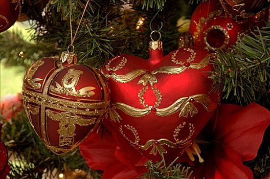 两个,红色,心形,装饰,圣诞树