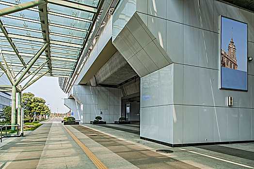 江苏省无锡市高铁东站月台建筑环境景观