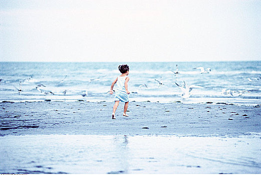 小女孩,海滩
