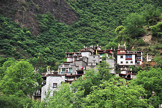 四川丹巴甲居藏寨民居碉楼